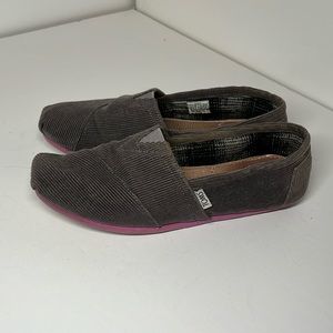 Grey corduroy Toms